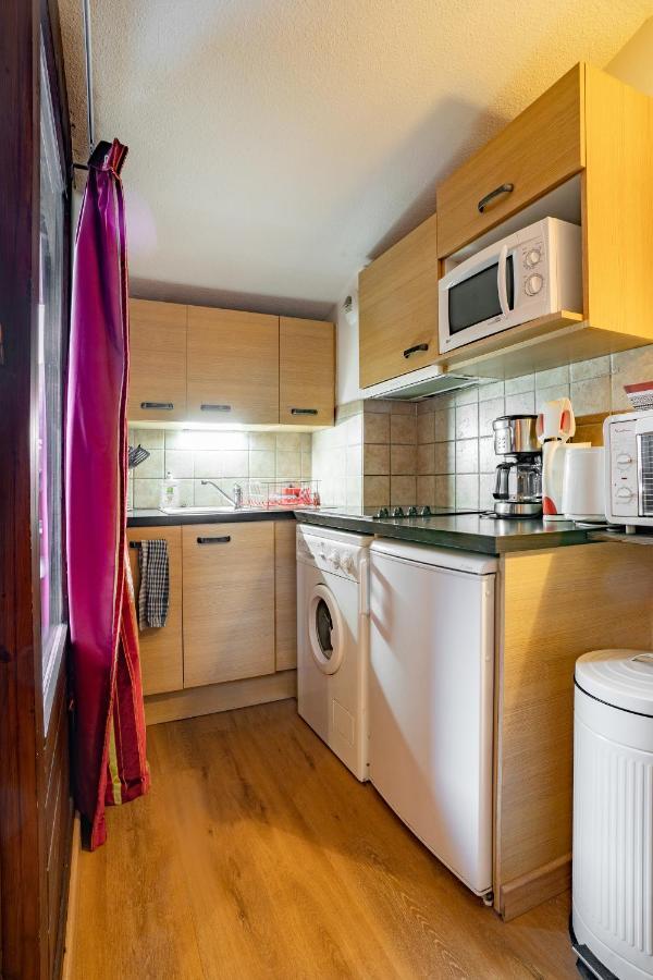 Grand Studio Tout Confort Pour 4 Personnes Brides-les-Bains Luaran gambar