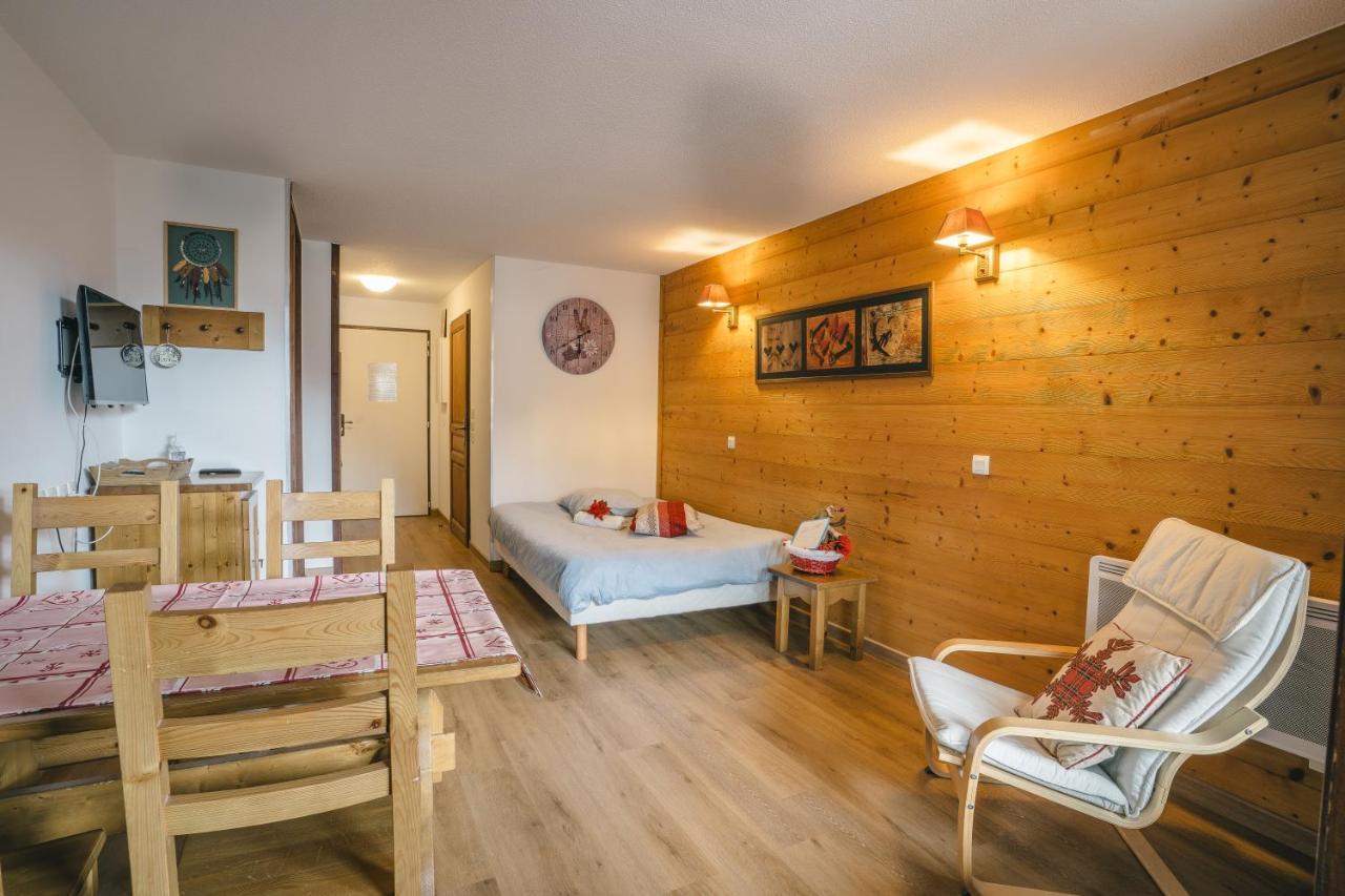Grand Studio Tout Confort Pour 4 Personnes Brides-les-Bains Luaran gambar